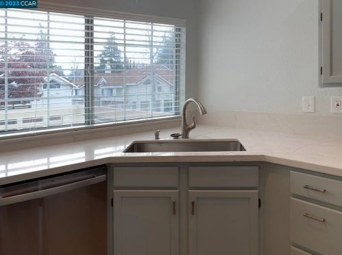 11801 Newbridge Way, Pleasanton CA  94568-2354 exterior