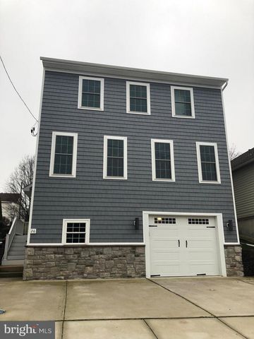 26 5th St, Norristown, PA 19405-1102