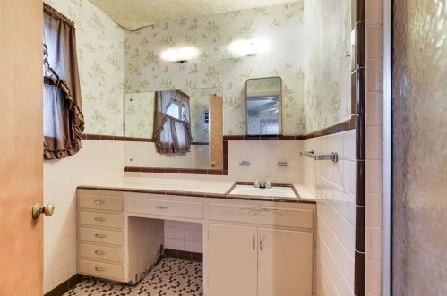 2019 Brentwood St, Austin TX  78752-4105 exterior