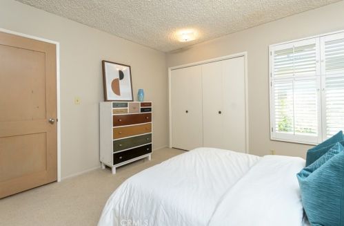 2755 Valle Vista Dr, Glendale CA  91206-4720 exterior