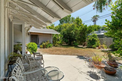 12622 Sarah St, North Hollywood CA  91604-1115 exterior