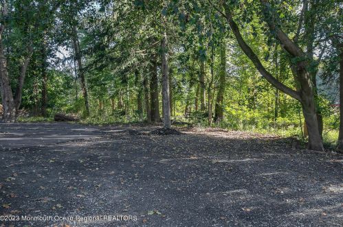 961 Front St, Tinton Falls NJ  07701-5615 exterior