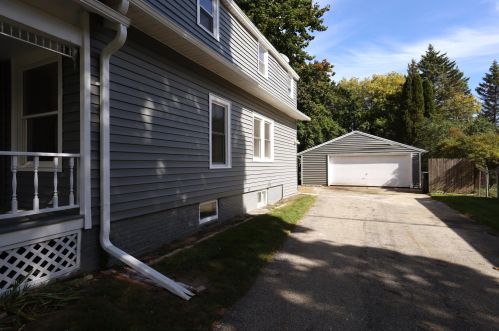 8558 42, Milwaukee WI 53209-1330 exterior