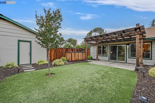 1553 Buttercup Ct, Livermore CA  94551-6718 exterior