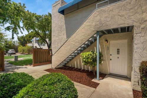 63 Redding Rd, Campbell, CA 95008-6741