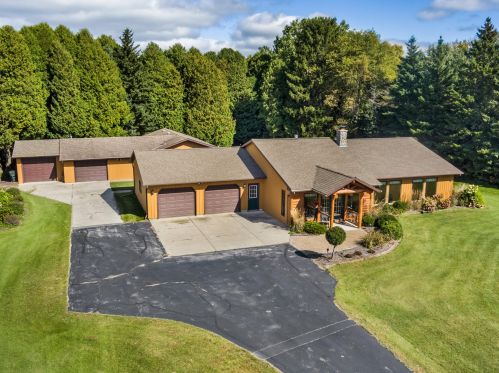 1518 Shoto Rd, Two Rivers, WI 54241-9183