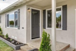 90 Geneva Ave, Hayward, CA 94544-8144