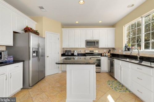 117 Alpine Dr, Leesburg VA  20175-6126 exterior