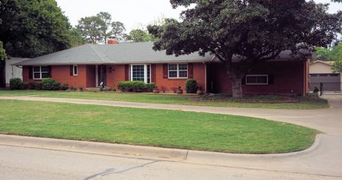 1815 Willowwood St, Denton, TX 76205-6990
