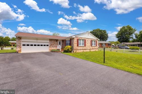 3904 Glazebrook Dr, Fredericksburg, VA 22407-6857