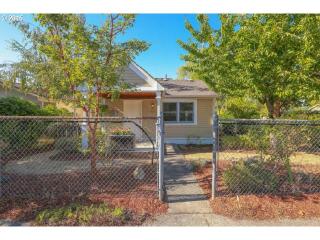 5905 Hudson St, Portland, OR 97203-2606