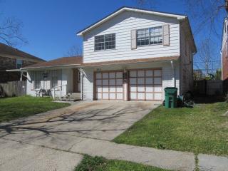 824 Legion Dr, Gretna, LA 70056-4512