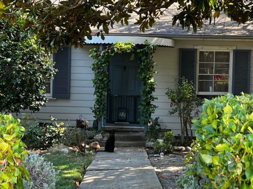 1811 Robin Whipple Way, Belmont CA  94002-1852 exterior