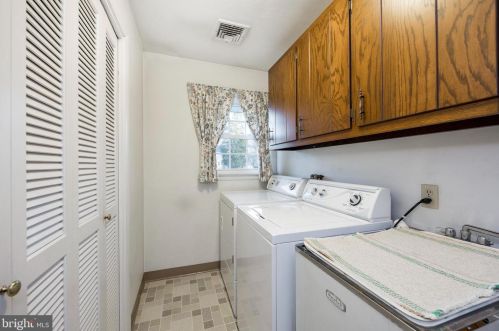 1134 Crestwood Dr, Pottstown PA 19464-2932 exterior