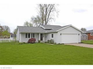 293 Greenlawn Dr, Vermilion, OH 44001-1019