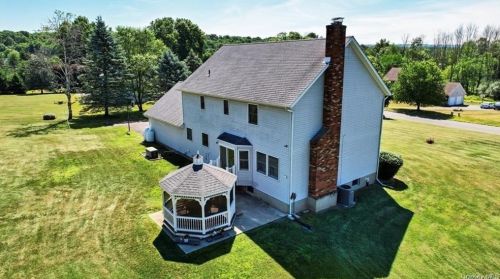 1 Overlook Dr, Washingtonville NY  10992-1041 exterior