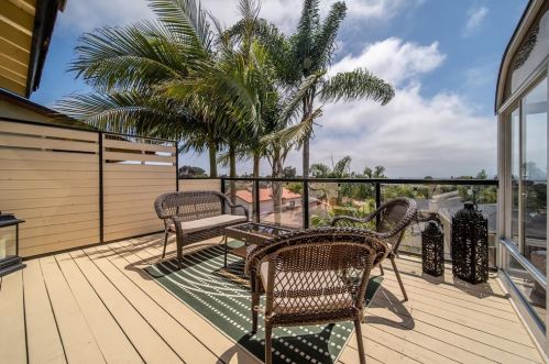 2418 Burgener Blvd, San Diego, CA 92110-1121