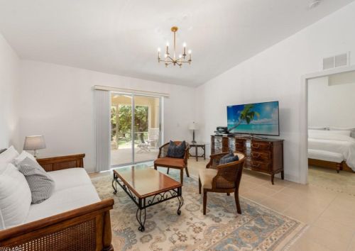 4064 20th Ave, Naples, FL 34117-9109