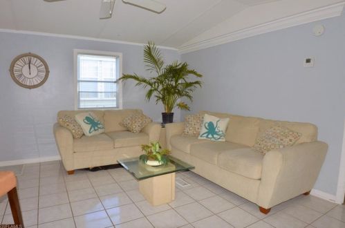 30 Emily Ln, Fort Myers Beach FL  33931-2933 exterior