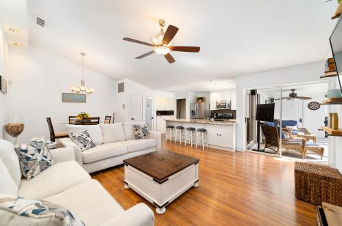 4504 Water Oak Ct, West Palm Beach, FL 33410-4435