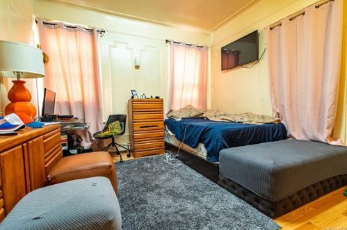 1847 Barnes Ave, Bronx NY  10462-3607 exterior