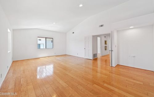 5805 Rainbow Hill Rd, Calabasas CA  91301-4636 exterior