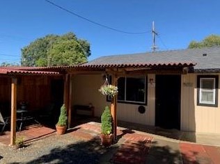 547 Line St, Hollister, CA 95023-3630