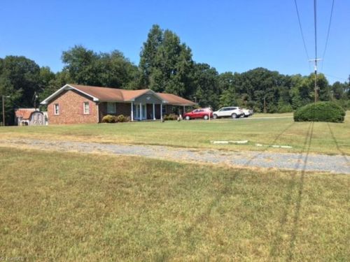 482 Shady Grove Rd, Eden, NC 27288-7655