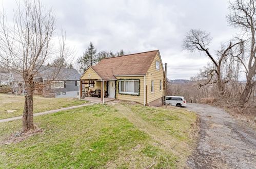 3131 Ridgeway Dr, Library, PA 15129-9446