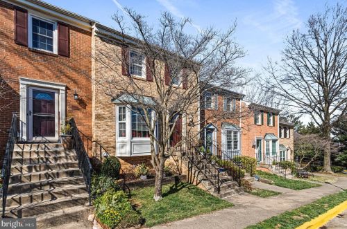 7420 Timberock Rd, Falls Church, VA 22043-2929