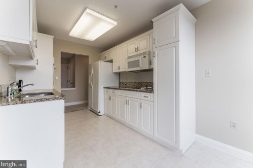 2332 Windrow Dr, Princeton NJ  08540-5019 exterior