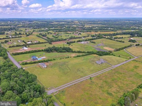 12950 Lemaster Dr, Nokesville VA  20181-2457 exterior