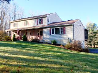 8 Aramon Cir, Brookfield Center, CT 06804-3459