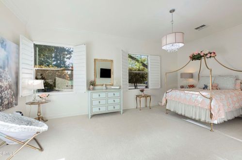 840 Fairway Dr, Bakersfield CA 93309-2416 exterior