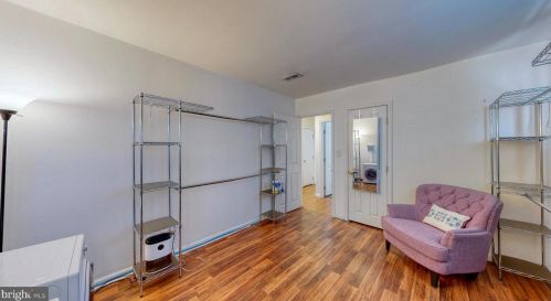 301 Sheridan Dr, New Castle DE  19720-2144 exterior