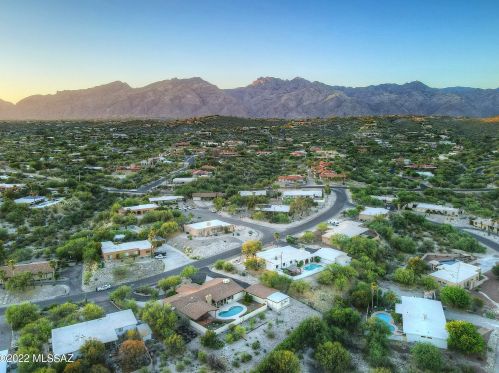 6540 Calle De Amigos, Tucson, AZ 85750-2007