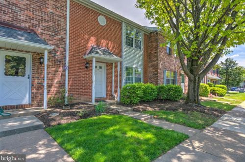 55 Quince Ct, Lawrence Township NJ  08648-4803 exterior