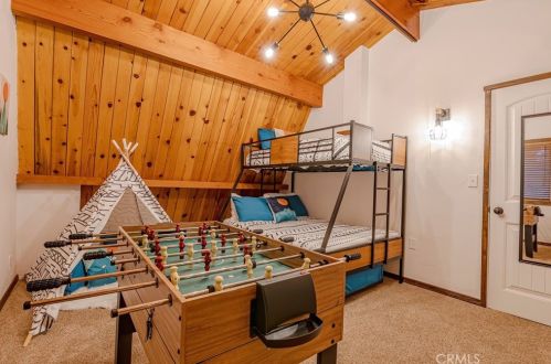 1104 Robinhood Blvd, Big Bear City CA  92314-9376 exterior