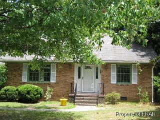 1517 Berkshire Rd, Fayetteville NC  28304-3515 exterior