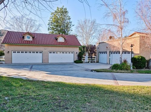 27815 Lorjen Rd, Santa Clarita, CA 91387-3264