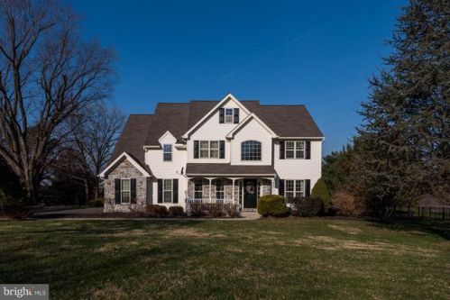220 Lewis Farm Dr, Cochranville, PA 19330-9352