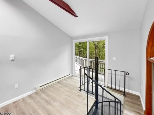 15 Glen Dr, Wantage NJ  07461-4801 exterior