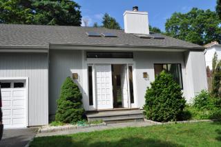 466 Long Ridge Rd, Stamford CT  06902-1441 exterior