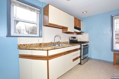 60 Garden St, Teaneck NJ  07666-5919 exterior