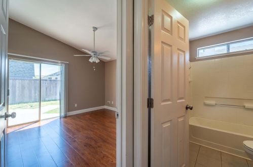 4924 Apple Farm Ln, Salida CA  95368-9000 exterior