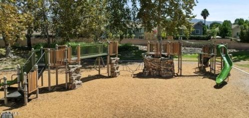 1494 Rio Vista Ct, Simi Valley CA  93065-5810 exterior