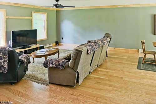 36 Pidgeon Hill Rd, Wantage NJ  07461-2729 exterior