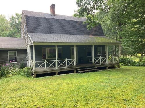 558 Carmel Hill Rd, Bethlehem, CT 06751-1006