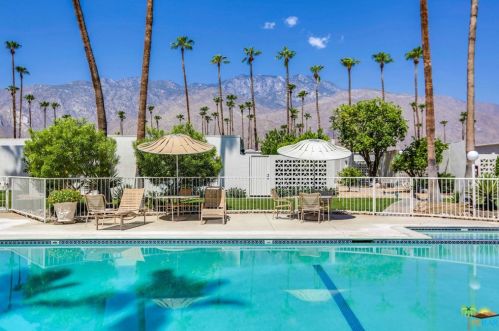 1840 Sandcliff Rd, Palm Springs CA  92264-4844 exterior