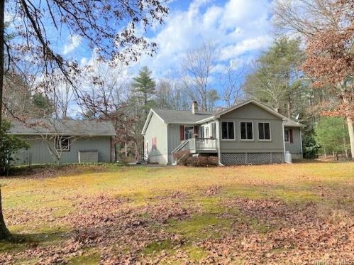 138 Mail Rd, Barryville, NY 12719-5411